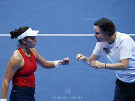 Jessica Pegula and USA team captain Lindsay Davenport